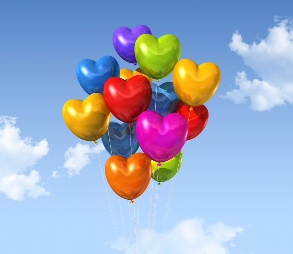 farbige herz luftballons form auf einem