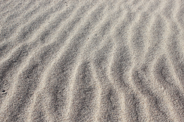 isolierte, vertikale, sandwellentextur, am, strand - 12868502