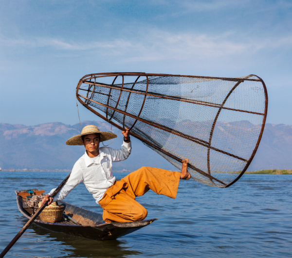 Traditioneller burmesischer Fischer am Inle-See Myanmar