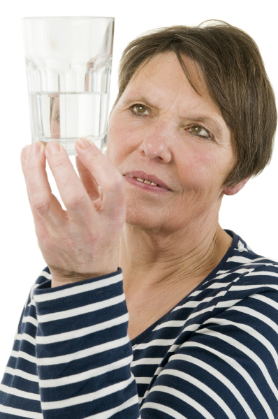 cloudy-drinking-water-lizenzfreies-foto-13657660-bildagentur