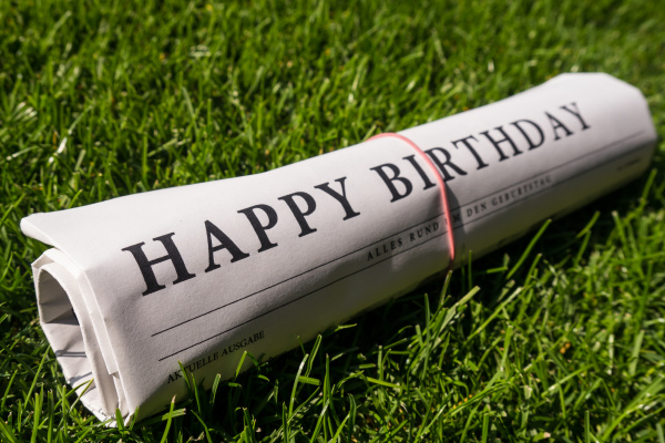alles gute zum geburtstag zeitung Lizenzfreies Foto 19391312