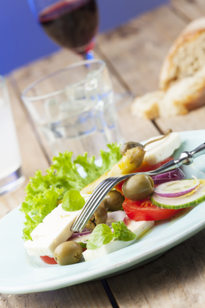 griechischer Salat mit Oliven - Lizenzfreies Bild #22719575 ...