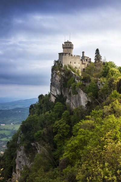 cesta tower auf der klippe