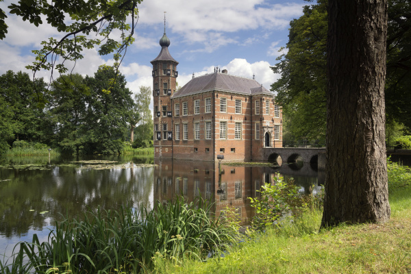 bouvigne castle near breda