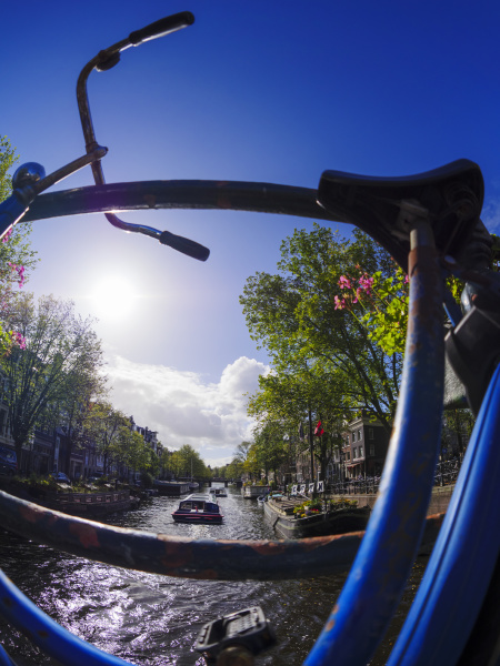 niederlande amsterdam fahrrad in prinsengracht