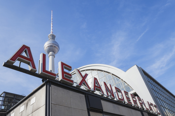 Deutschland Berlin Alexanderplatz Bahnhof Mit - Stockfoto #26918397 ...