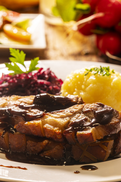 bayerischer Schweinebraten - Stockfoto #27260562 | Bildagentur PantherMedia