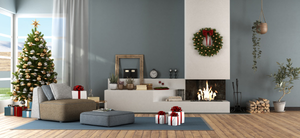 modernes wohnzimmer mit weihnachtsschmuck