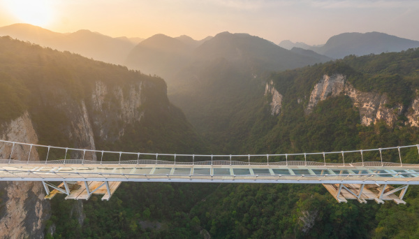 luftaufnahme der zhangjiajie glass bridge china