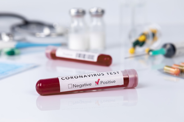 blutageroehre mit der coronavirus krankheit fuer
