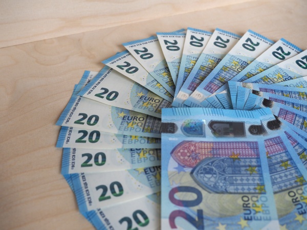 euro banknoten und muenzen europaeische