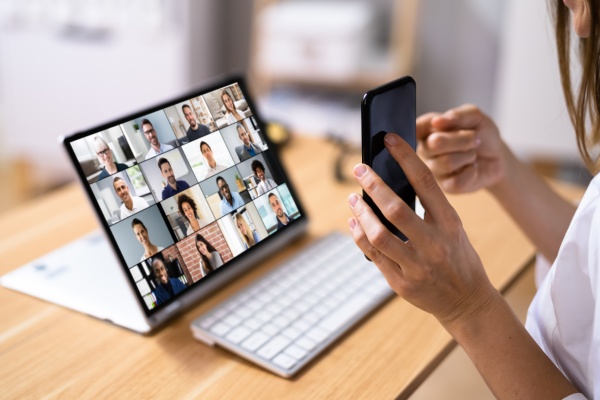 e learning videokonferenz auf dem tablet
