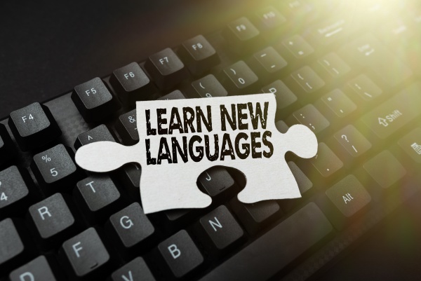 konzeptionelle anzeige neue sprachen lernen