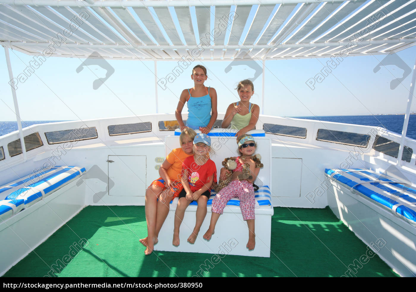 5 Kids on Board - Stock Photo - #380950 | Bildagentur PantherMedia