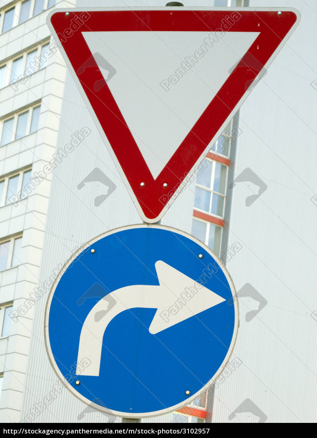 Vorfahrtschild Schild Abbiegen Stockfoto 3102957 Bildagentur Panthermedia