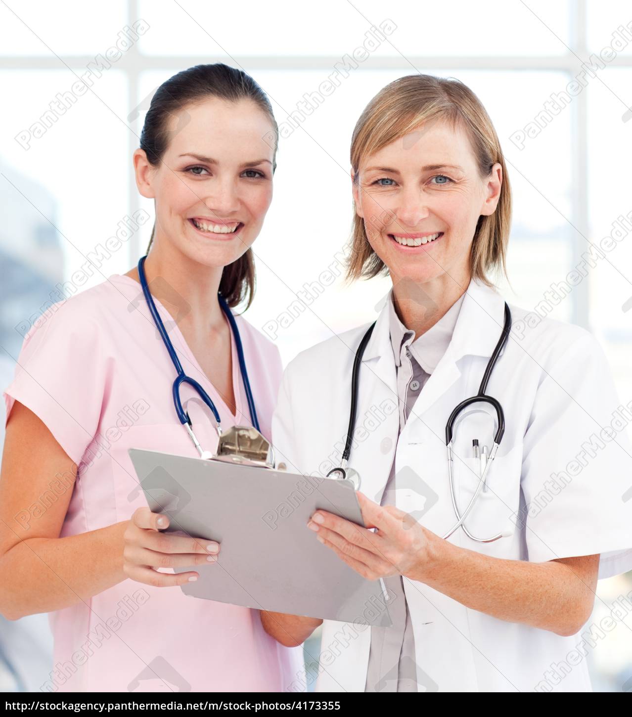 Die Krankenschwester Und Der Arzt