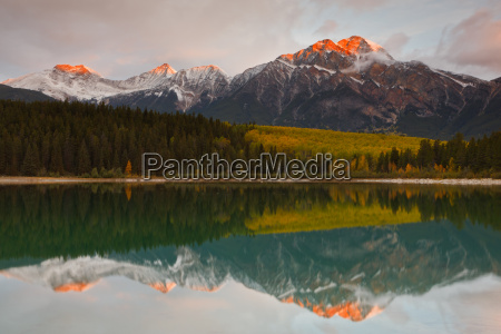 patricia lake und pyramid mountain kanada - Stock Photo #4675486 ...