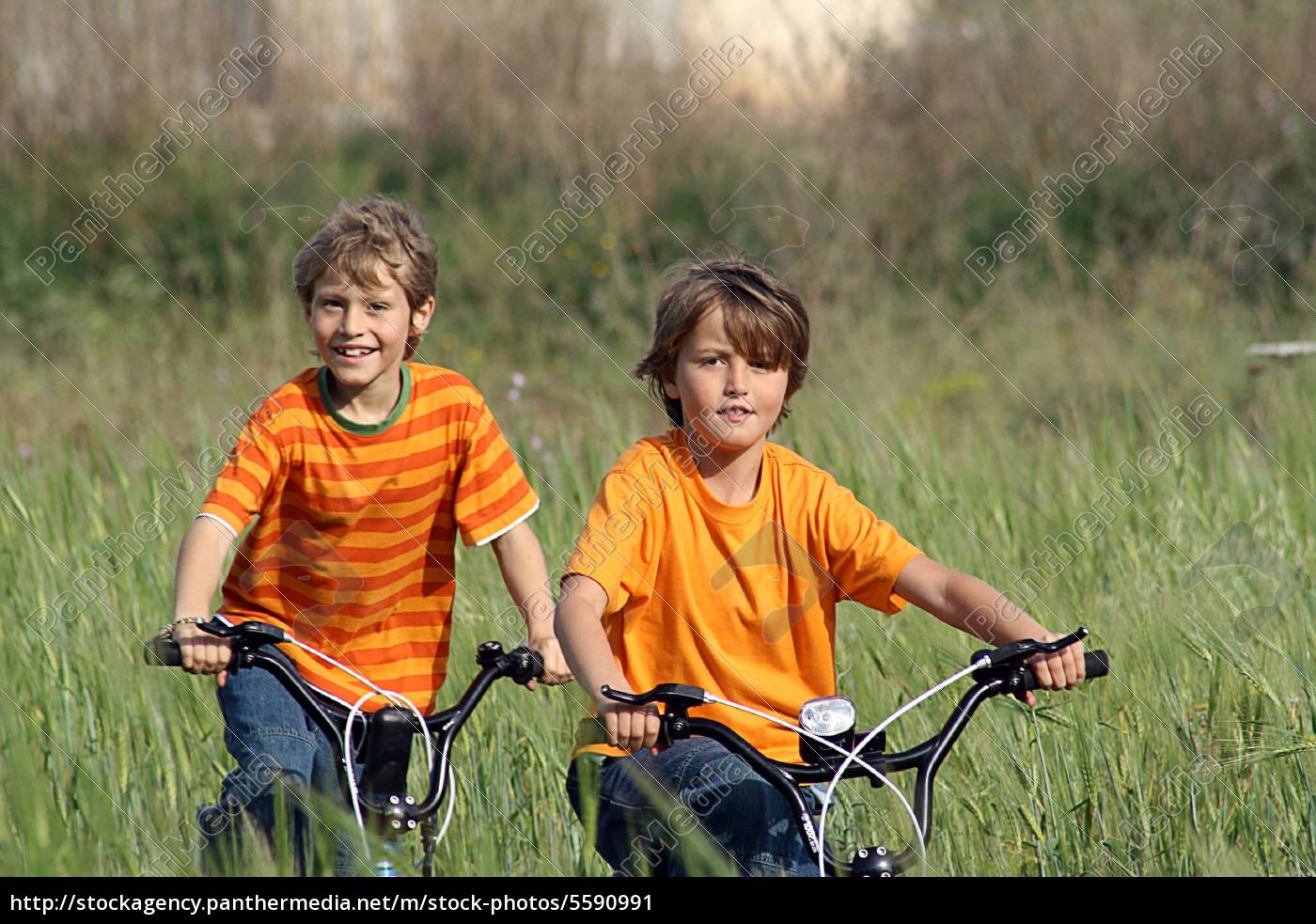 Gesunde Kinder Spielen Mit Fahrradern Lizenzfreies Bild 5590991 Bildagentur Panthermedia