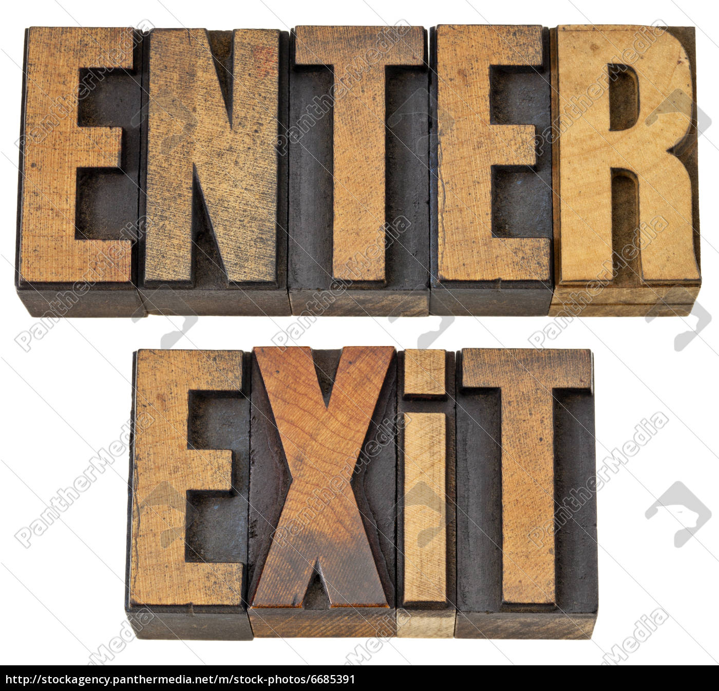 enter-and-exit-words-in-wood-type-lizenzfreies-bild-6685391