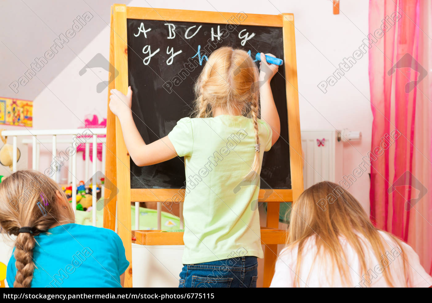 Kinder Spielen Schule Lizenzfreies Bild 6775115 Bildagentur Panthermedia