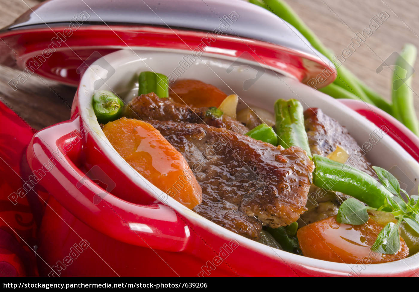 Schweinemedaillons in Kräutern - Stockfoto - #7639206 | Bildagentur ...