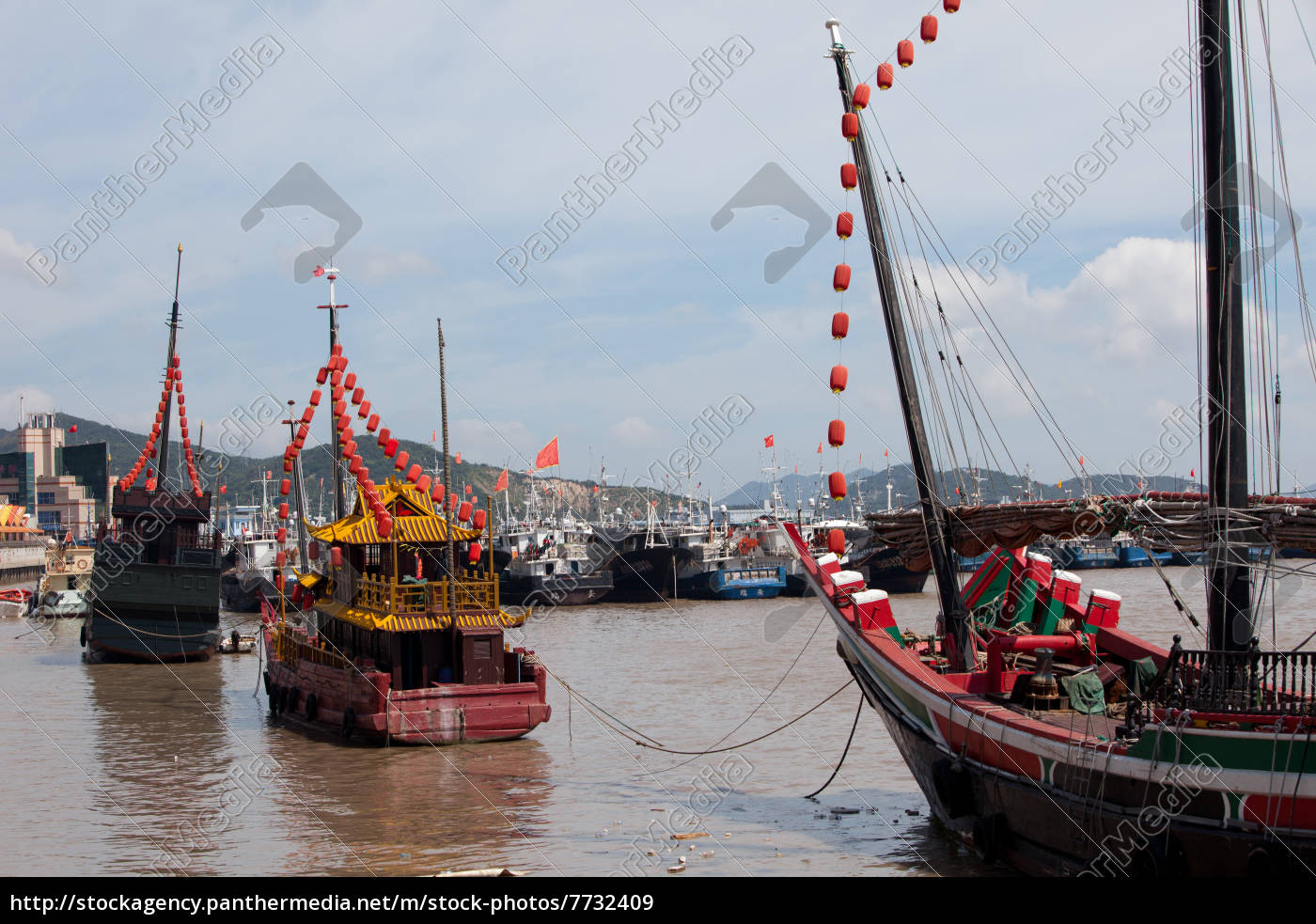 Fischerboot In China Lizenzfreies Bild Bildagentur Panthermedia