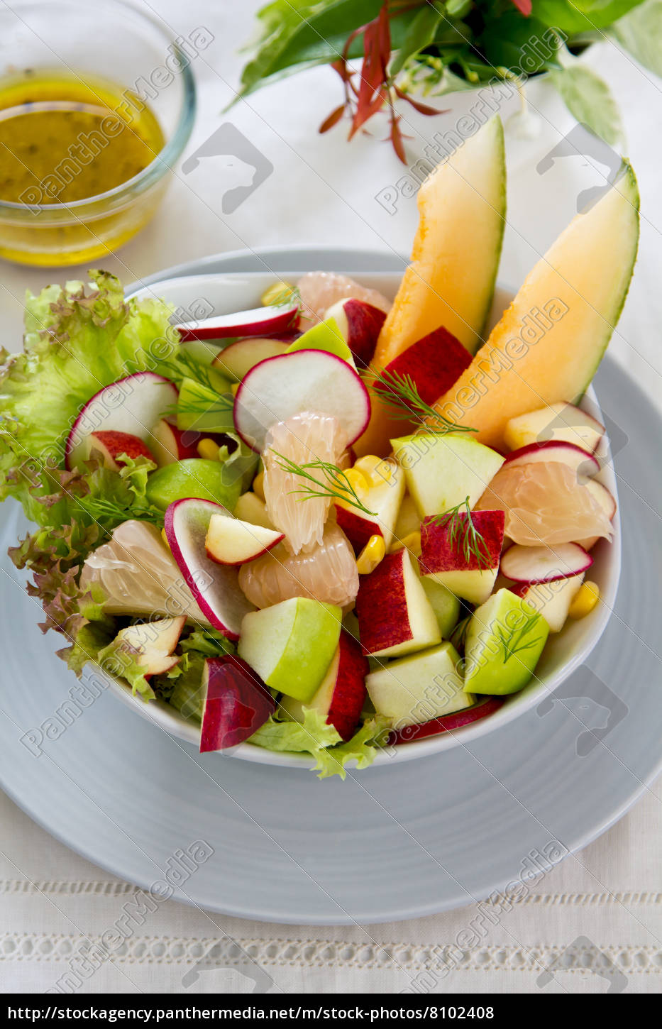 Apfel mit Melone und Grapefruitsalat - Lizenzfreies Foto - #8102408 ...