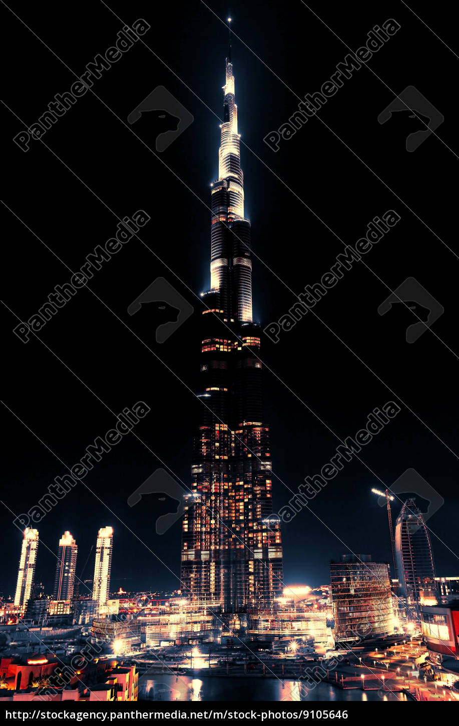 Dubai Innenstadt In Der Nacht Stock Photo Bildagentur Panthermedia