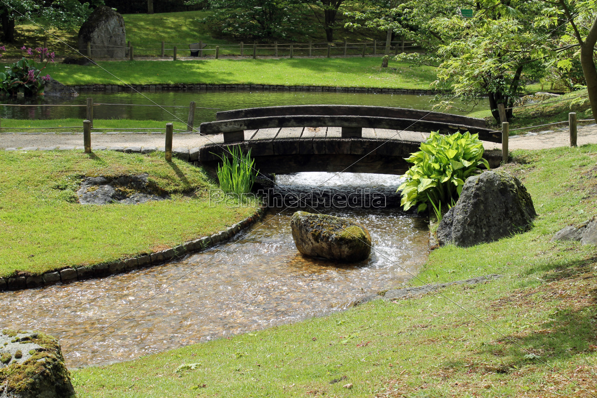 Brucke Im Japanischen Garten Von Hasselt Belgien Stock Photo