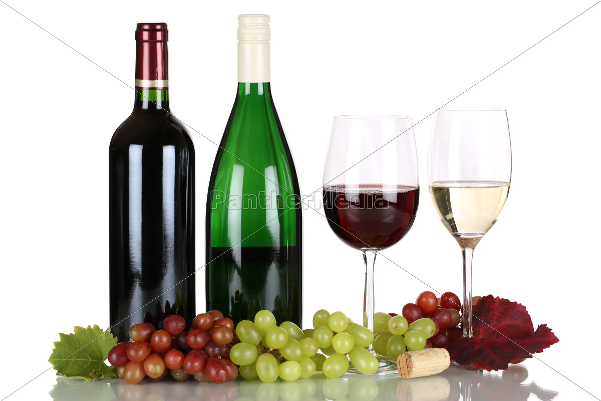 Wein In Weinflaschen Freigestellt Lizenzfreies Bild Bildagentur Panthermedia