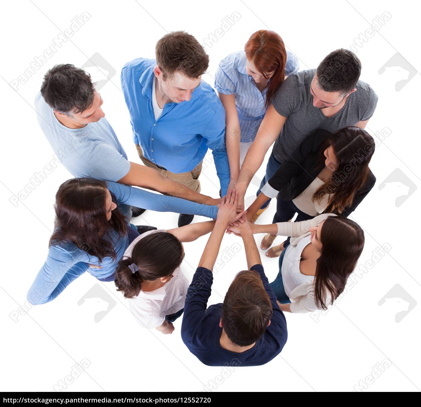 Gruppe Von Menschen Stapeln Zusammen Hände Lizenzfreies Foto 12552720 Bildagentur 