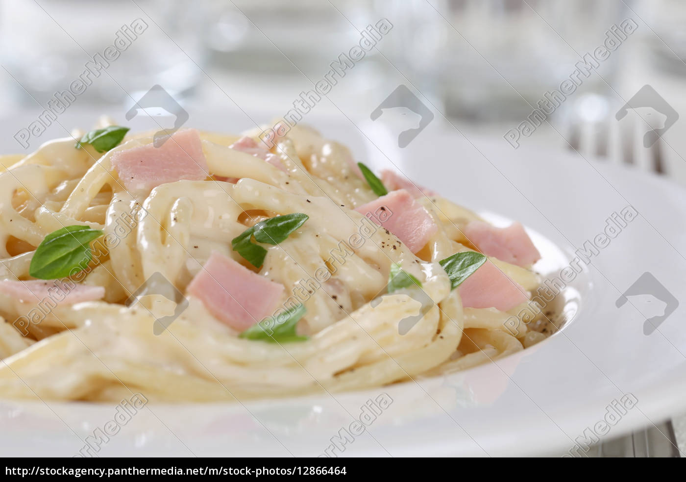 Spaghetti Carbonara Nudeln Pasta Gericht mit Schinken - Lizenzfreies ...