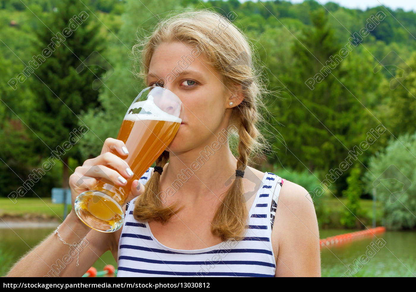 frauen bier trinken