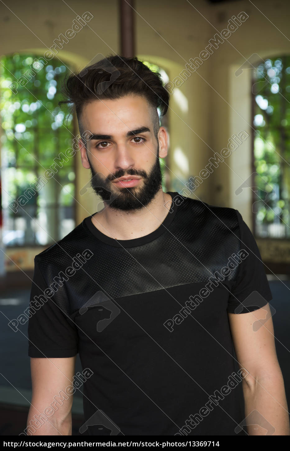 Hubsche Junge Mann Mit Bart Stock Photo Bildagentur Panthermedia