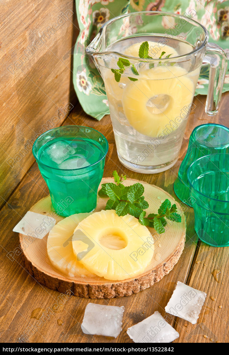 Hausgemachte Limonade mit Ananas - Stockfoto - #13522842 | Bildagentur ...