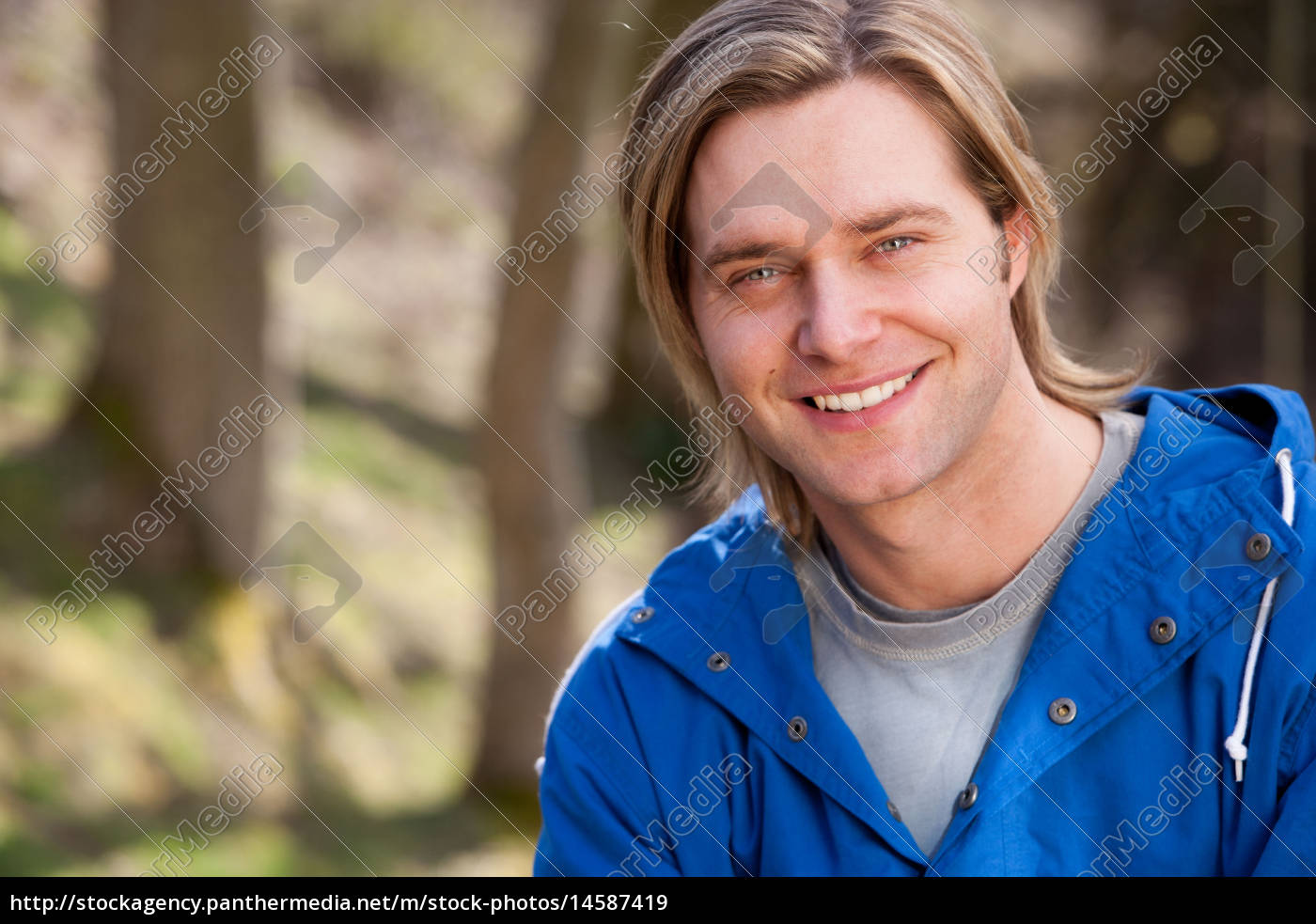 Portrait Eines Attraktiven Jungen Mannes Stockfoto 14587419 Bildagentur Panthermedia 