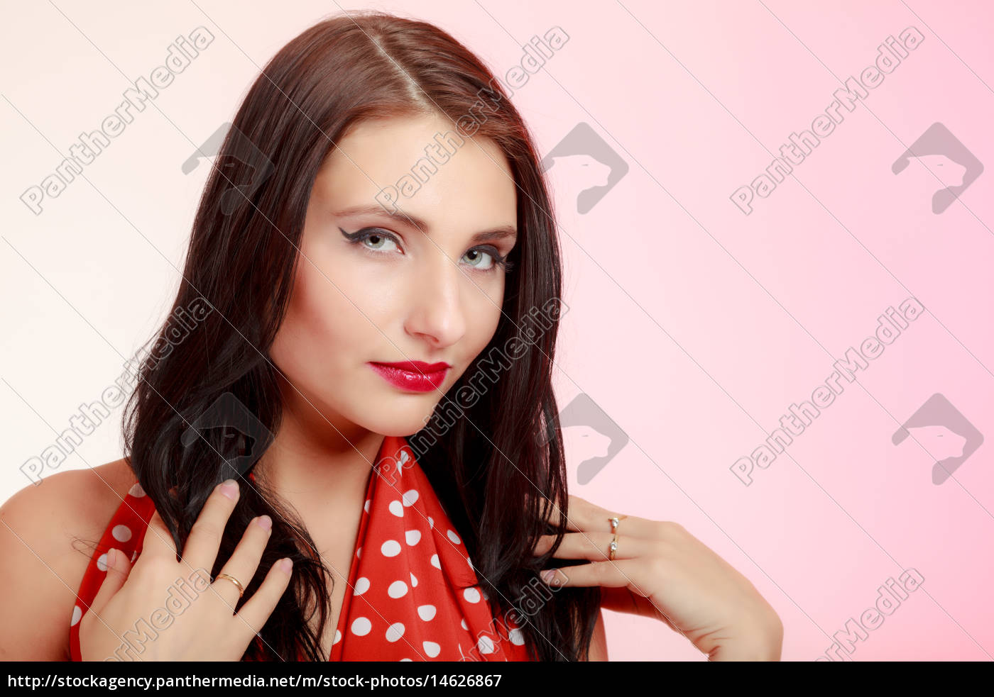 Portrait Pinup Mädchen Brünette Frau Im Retro Roten Lizenzfreies Bild 14626867 7103