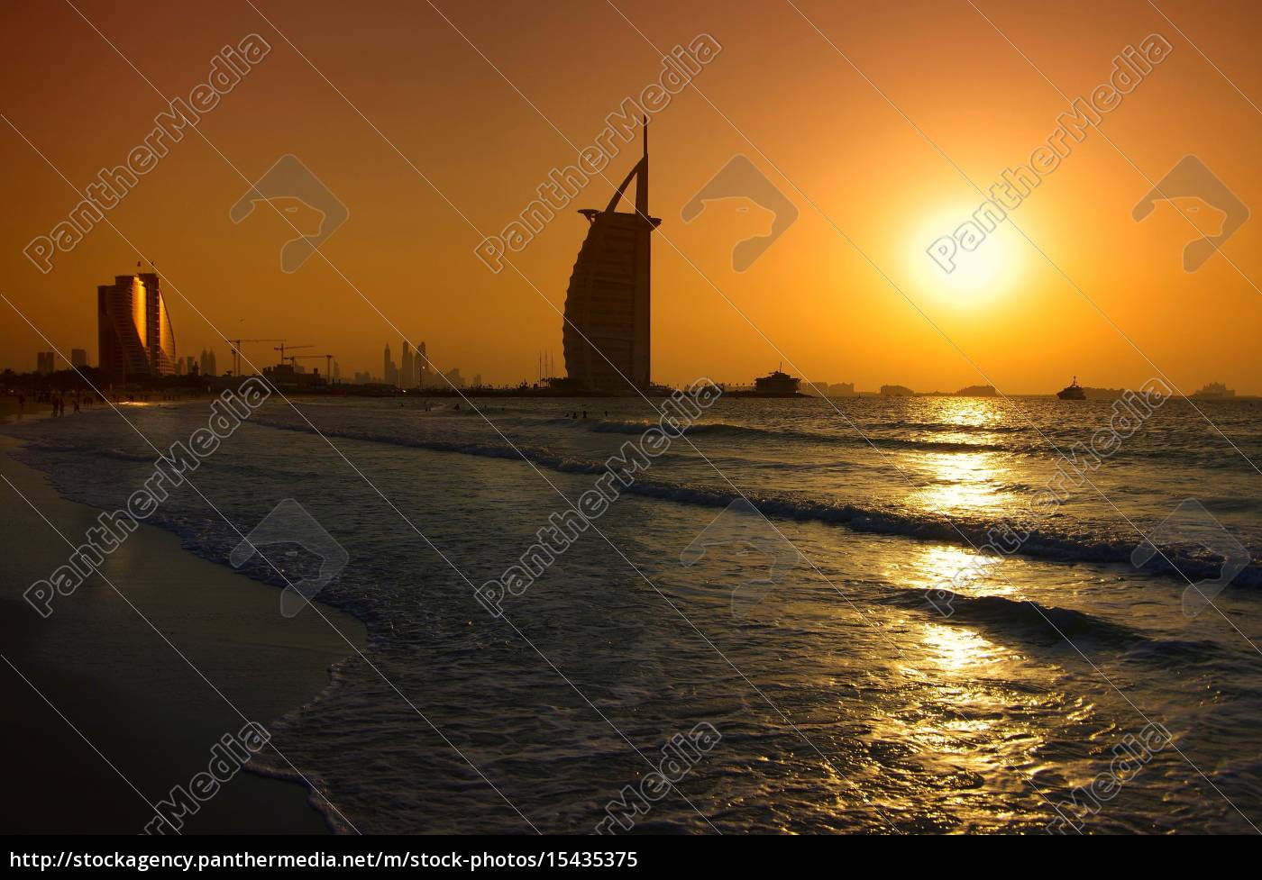 Dubai Burj Al Arab Im Sonnenuntergang Stockfoto Bildagentur Panthermedia