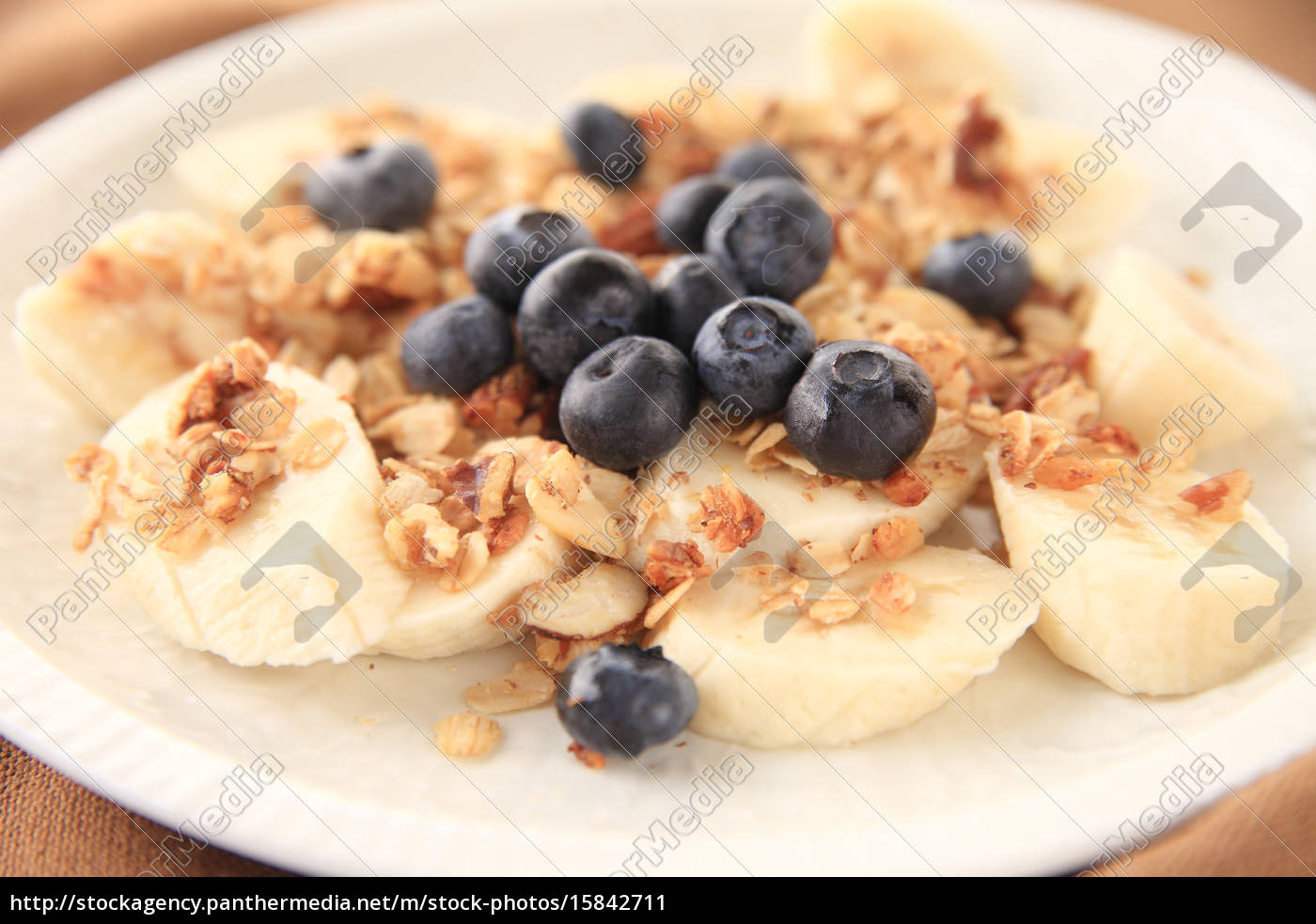 heidelbeeren bananen und müsli - Lizenzfreies Bild - #15842711 ...