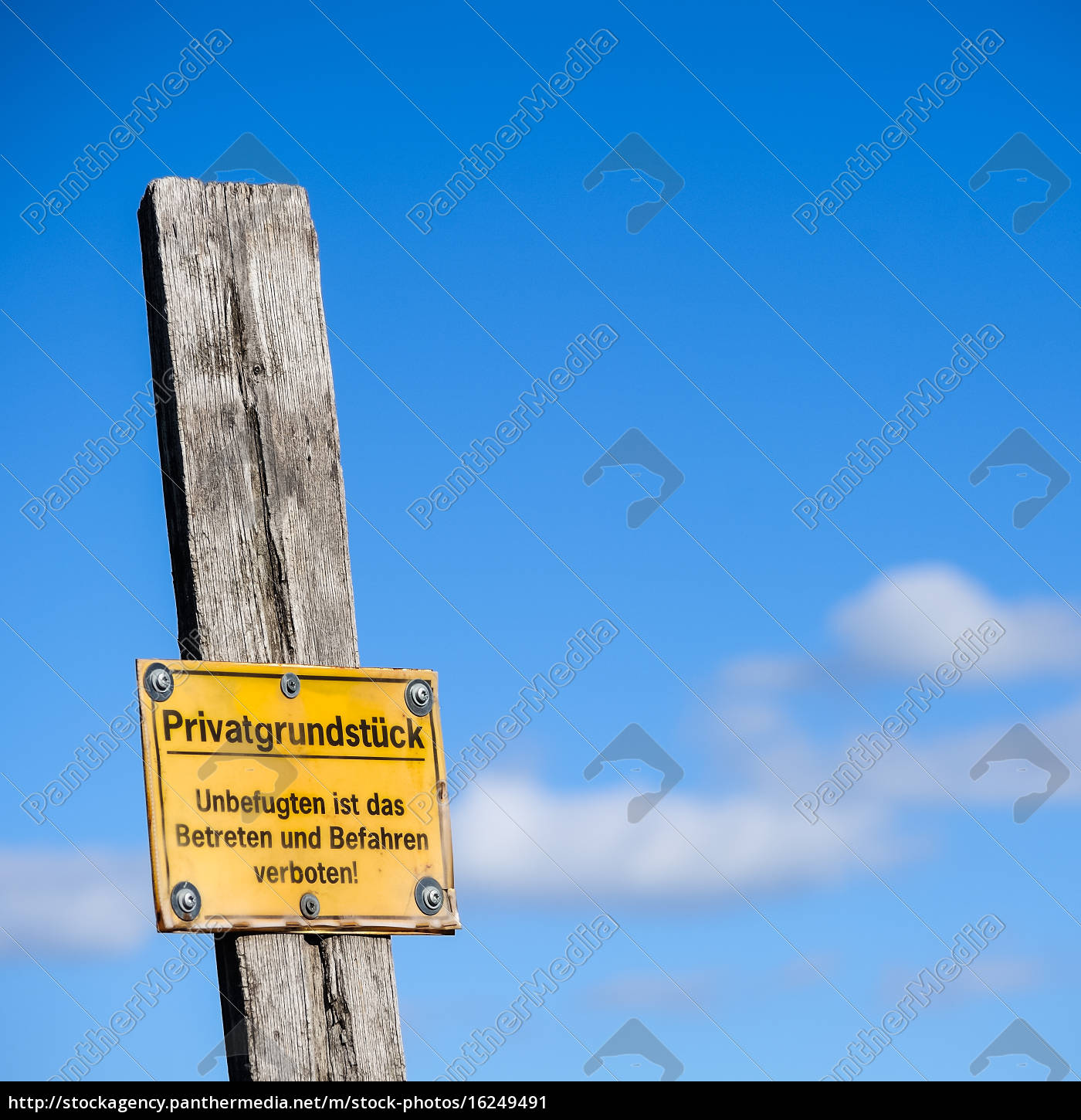 Betreten Verboten Privat Schild Mit Himmel Stockfoto Bildagentur Panthermedia