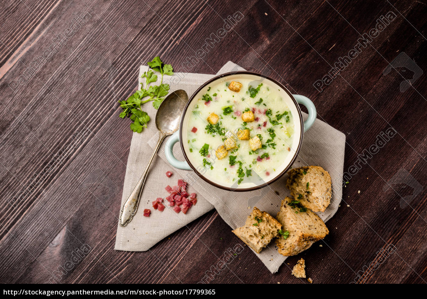 Kartoffelsuppe mit Schinken und Brot - Lizenzfreies Bild - #17799365 ...