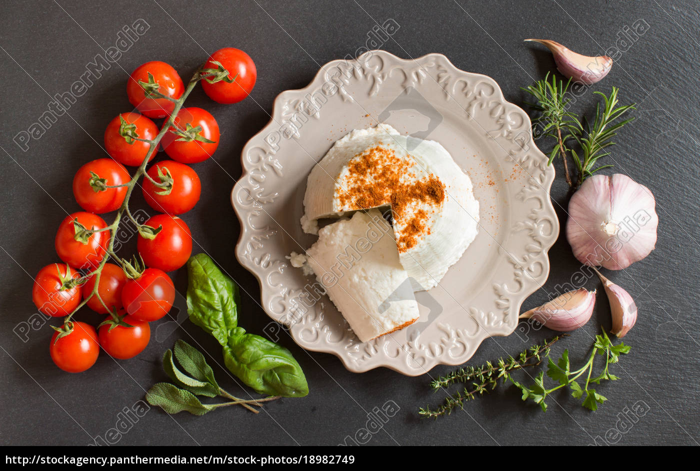 italienische ricotta-käse gemüse und kräuter - Stockfoto - #18982749 ...