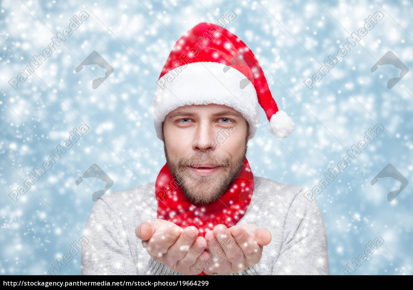 schöner mann mit bart trägt einen hut weihnachten Lizenzfreies Bild