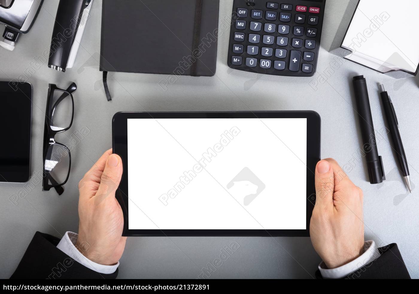 Businessperson Holding Digital Tablet Stockfoto 21372891
