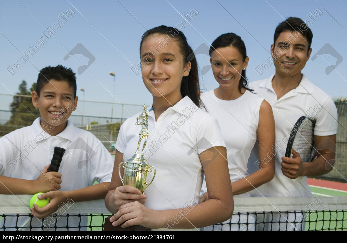 Tennis Familie Vor Gericht Von Net Tochter Tochter Lizenzfreies Bild 21381761 Bildagentur Panthermedia