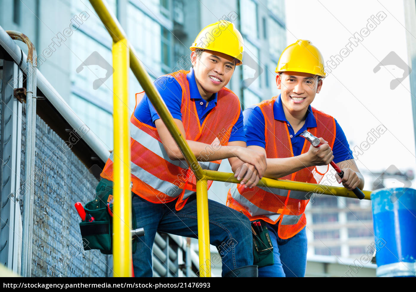 Asiatische Indonesische Bauarbeiter Auf Baustelle Lizenzfreies Bild 21476993 Bildagentur Panthermedia