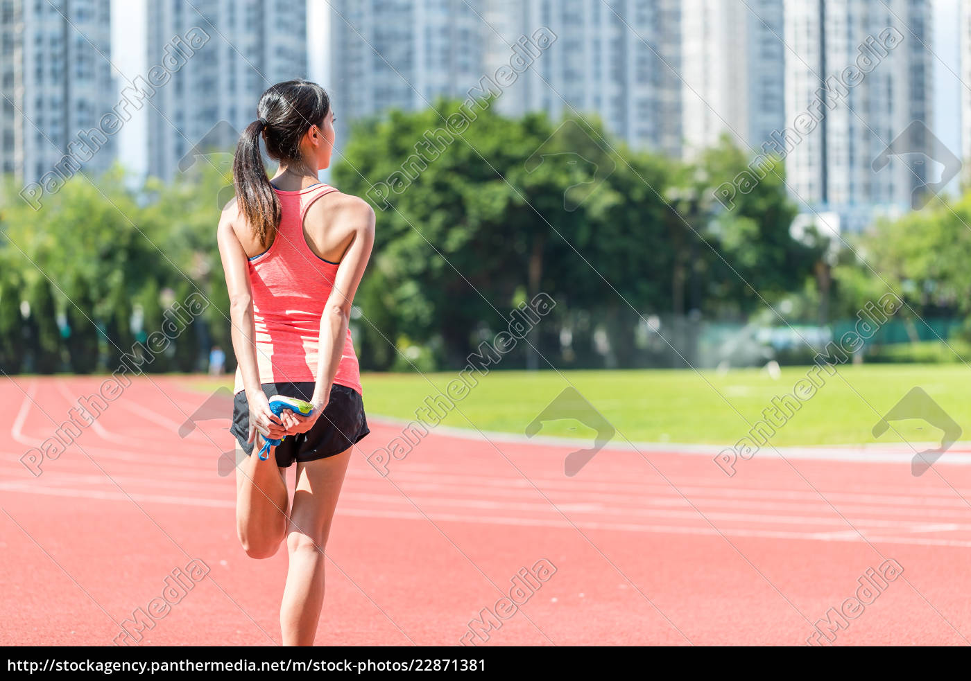 Ruckansicht Der Sport Frau Stretching Beine Lizenzfreies Bild Bildagentur Panthermedia