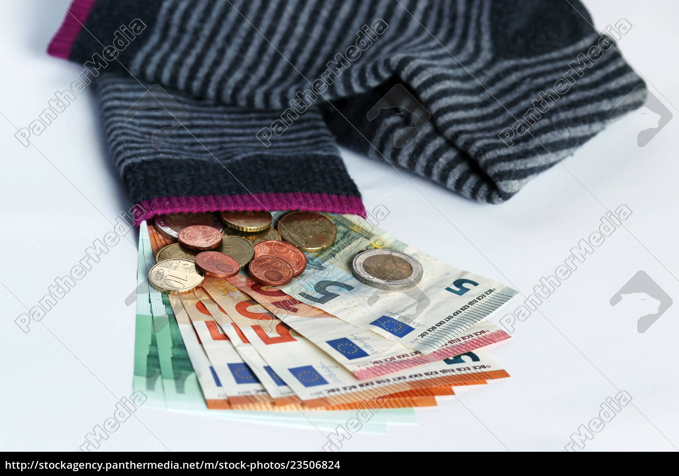 Geld In Socken Verstecken Ist Eine Unsichere Lizenzfreies Foto Bildagentur Panthermedia