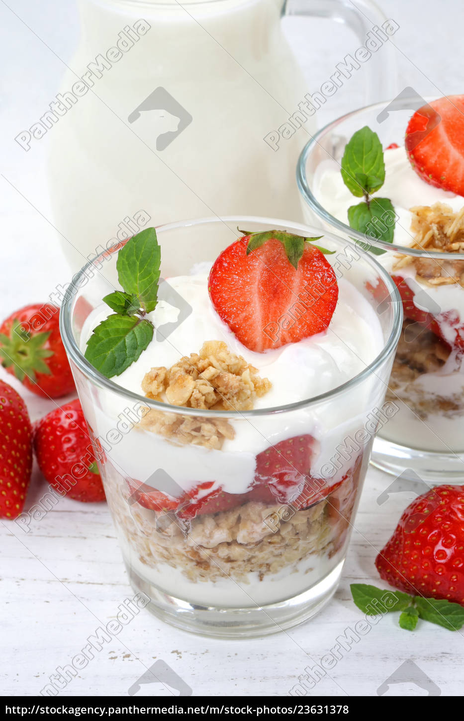 Erdbeer Joghurt Erdbeerjoghurt Erdbeeren Glas Fruchte Stockfoto Bildagentur Panthermedia