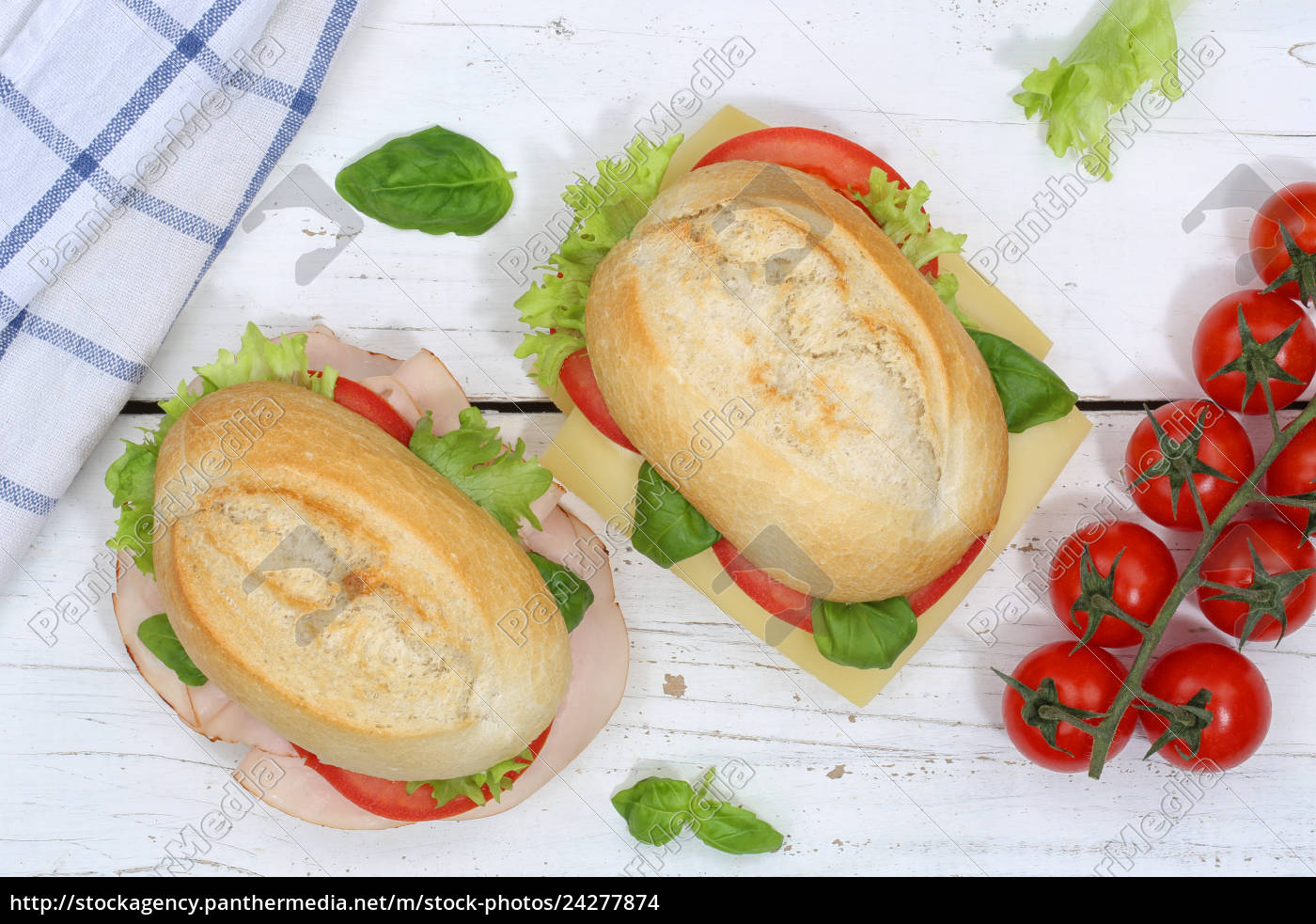 Brötchen Sandwich Baguette belegt mit Käse und - Stock Photo ...